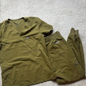 Olive Green/Martini Figs scrubs set